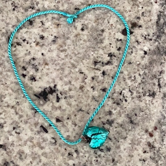 New Turquoise Heart necklace - Picture 3 of 4